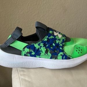 Under armour, slip on, 6 US big kid